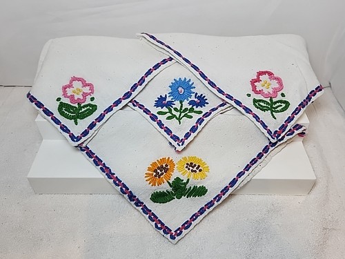 Vtg Set of 4 Crewel Embroidered Floral Cloth Napkins Square 10" - Picture 9 of 9