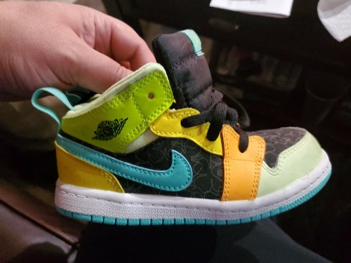 Nike Air Jordan Retro 1 Mid SE Clover 