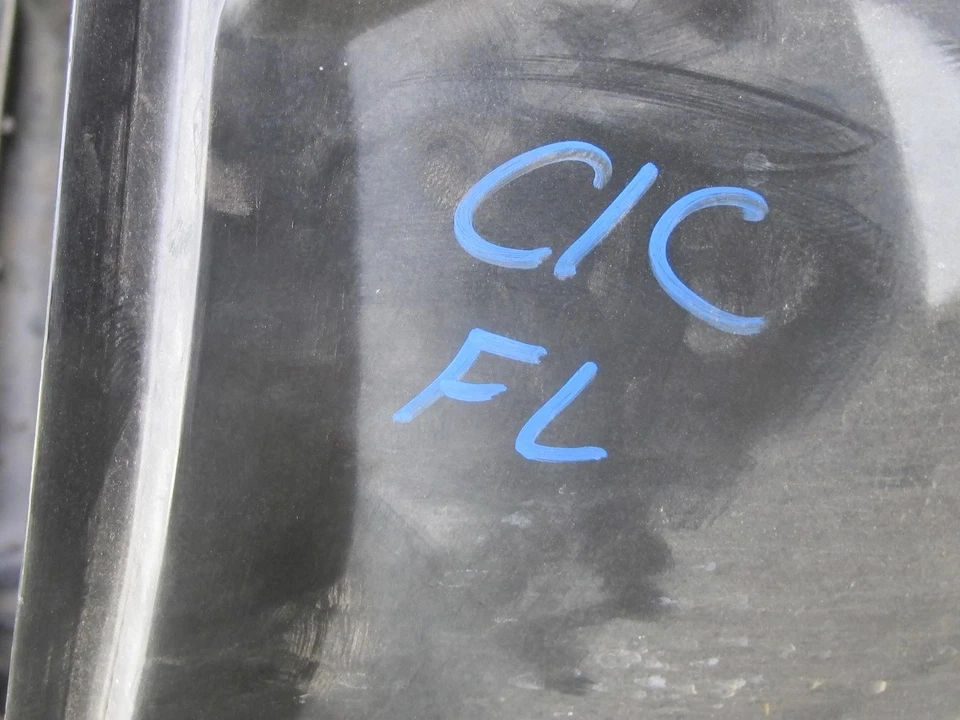 91-96 CHEVROLET CORVETTE C4 GUARDABARROS DELANTERO IZQUIERDO FORRO PROTECTOR CONTRA SALPICADURAS OEM Foto 2 de 4