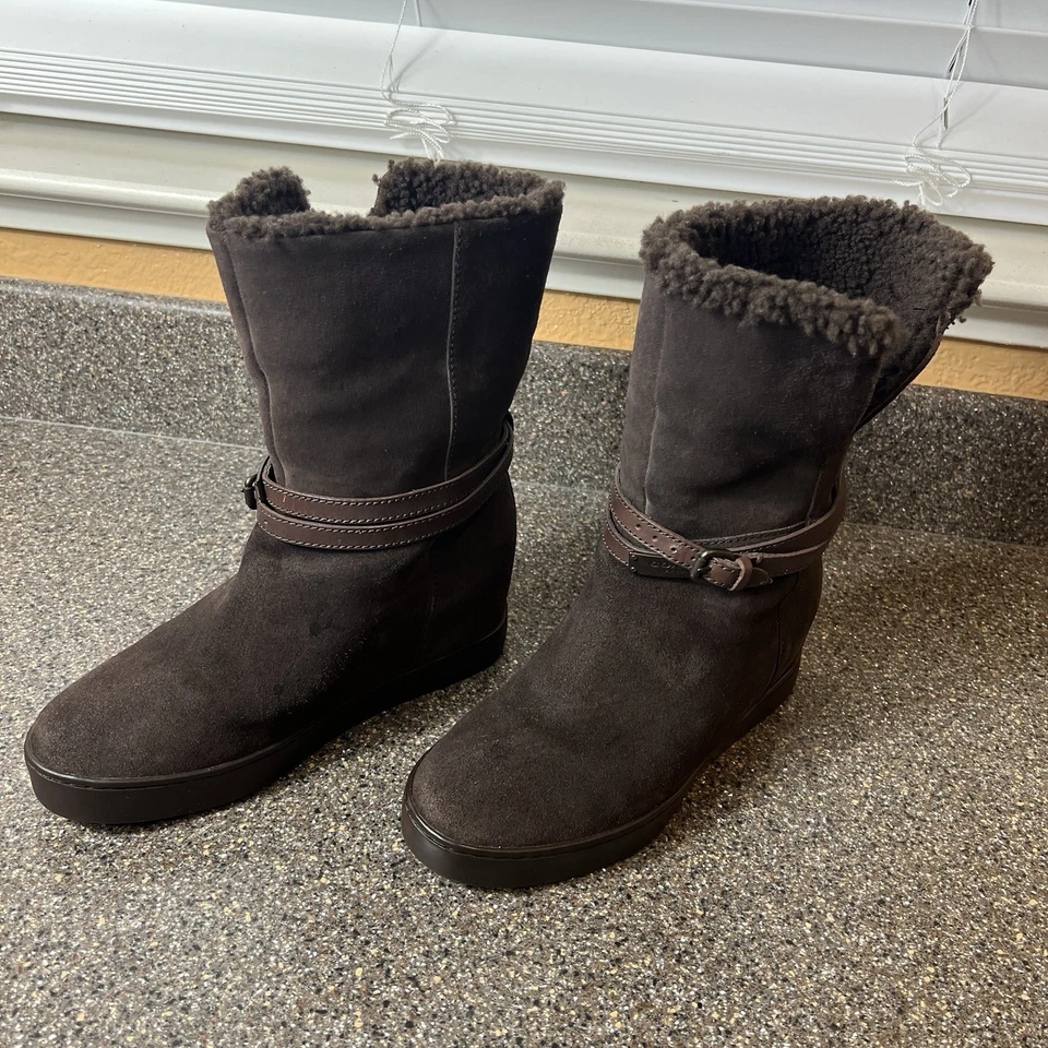 Botas de gamuza Coach Norell para mujer talla 7,5B cuña oculta marrón forro Sherpa Foto 2 de 4