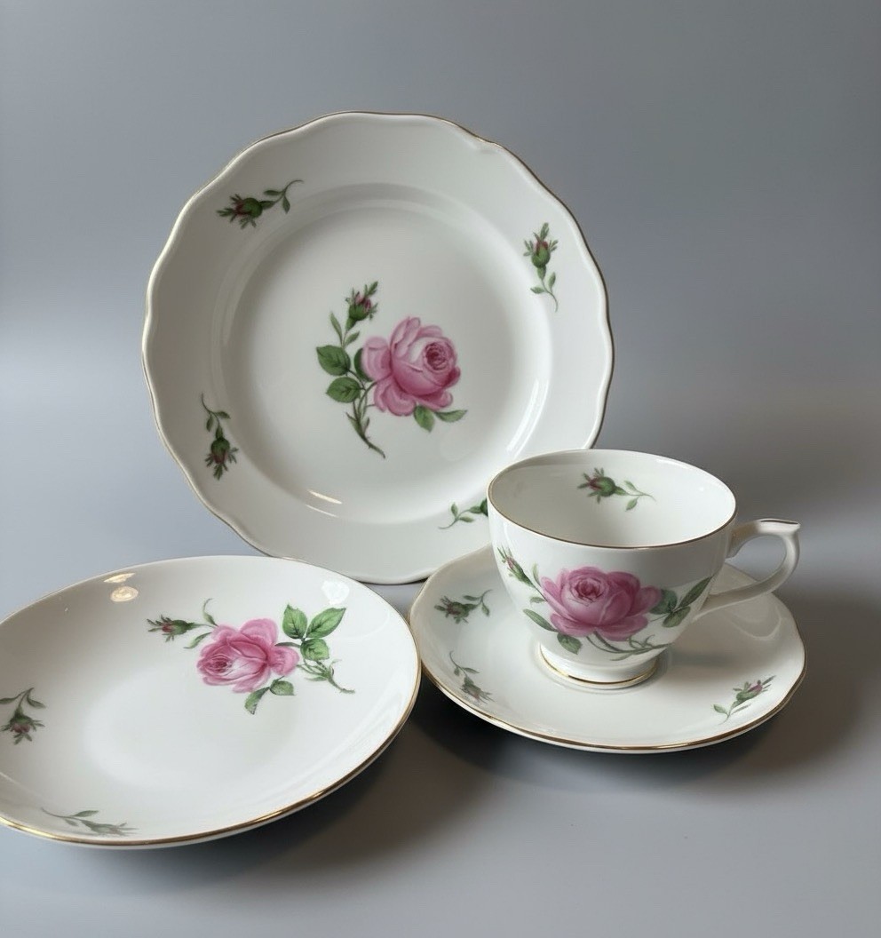 1951-Meissen “Große Rose” Tea Trio Set, 1st Choice Porcelain; Great Condition!