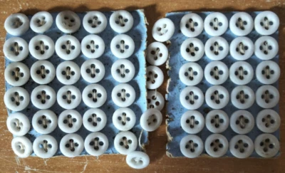 Lot 60 Boutons couture vintage - porcelaine - blanc - Fabrique Bouton France - Photo 1/2