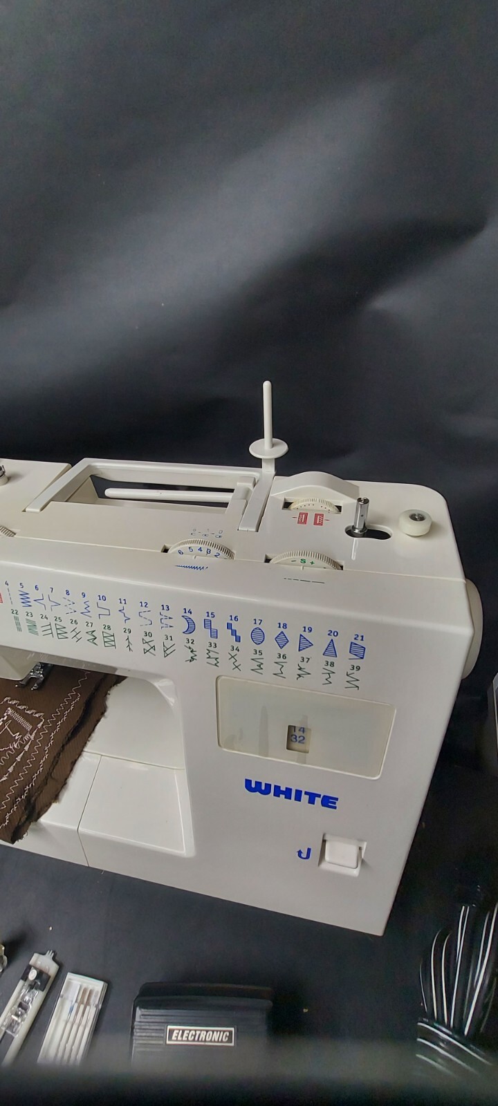 White 2037 Free Arm Portable Multi Stitch Leather Upholstery Sewing eBay
