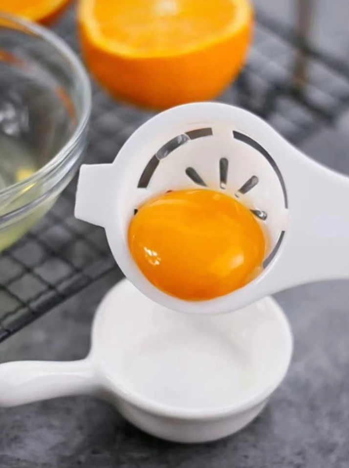 1 pc Simple White Long-Handle Egg Separator Tool for Easy Egg Yolk Separation