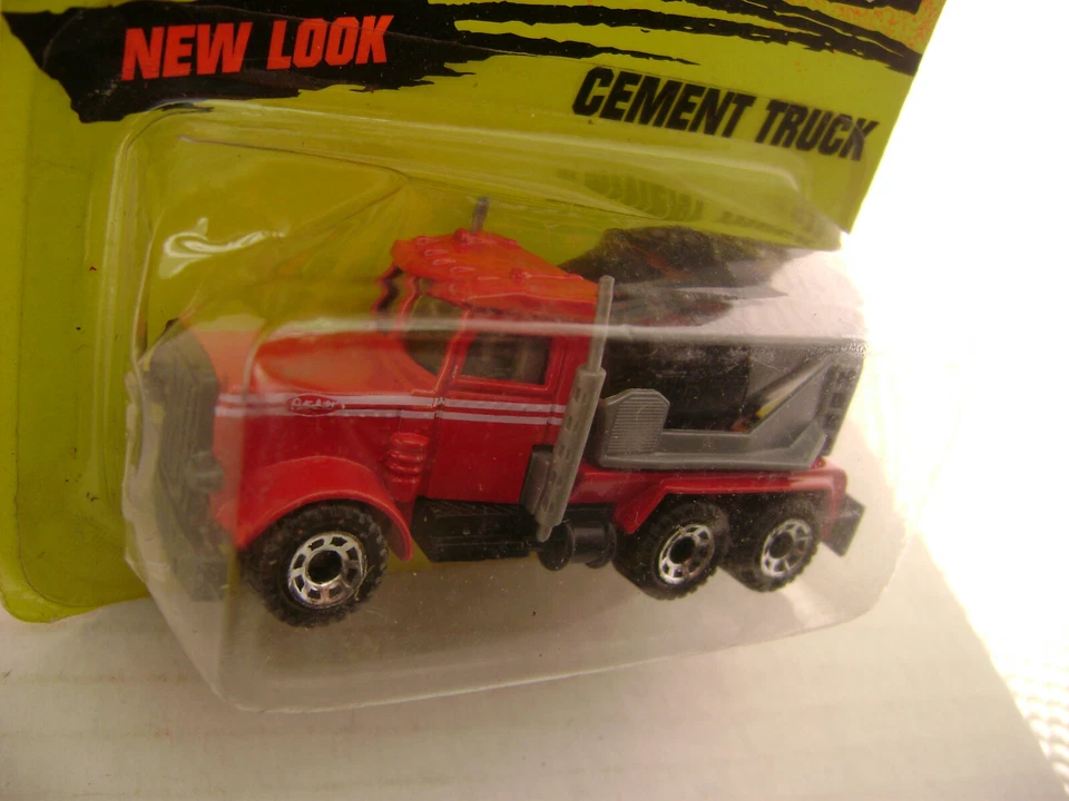 1996 MATCHBOX SUPERFAST #19 RED PETERBILT CEMENT TRUCK BLACK BARREL NEW ON CARD - Image 3 of 3
