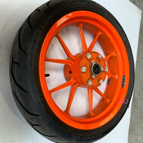 KTM Duke 390 2014 Rear wheel rim *damage to tyre 9021000104404 - Picture 3 of 6
