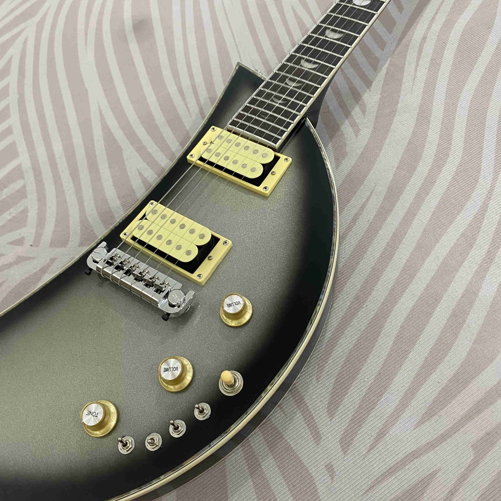 Metallic Silver Moonsault Electric Guitar Solid Body Rosewood Fretboard Hot Sale