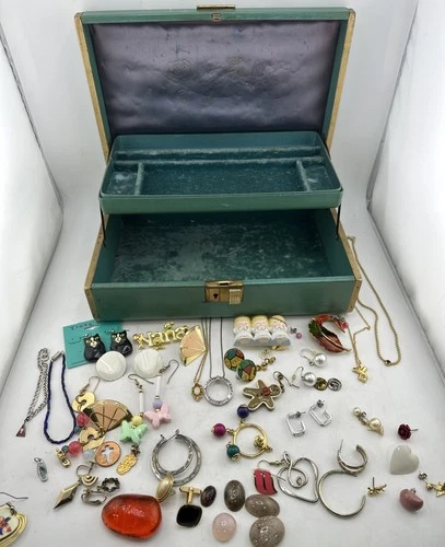 Vintage Lot Costume Jewelry Pins Necklaces Earrings Some Pairs & Singles 40+ Pcs