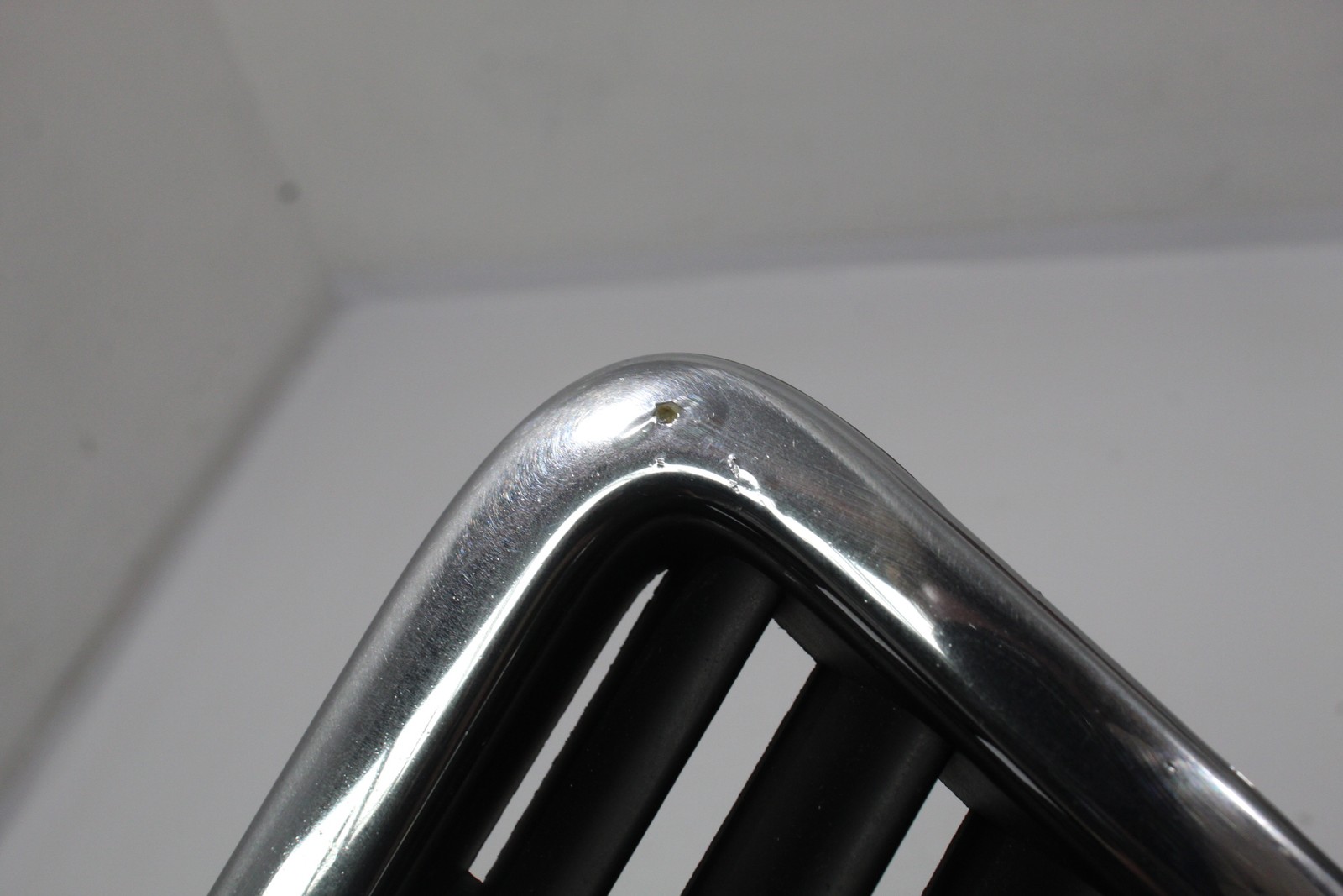 Audi A8 4D D2 FL FL Front Centre Bonnet Grill 4D0853651N thumbnail 6