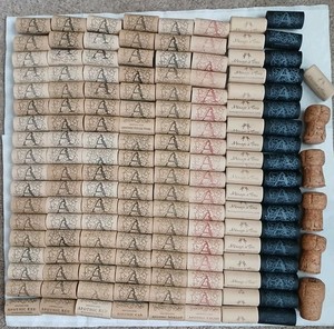 Lot Of 150 Used Wine Corks Apothic, Menage A Tois, Few Champagne 