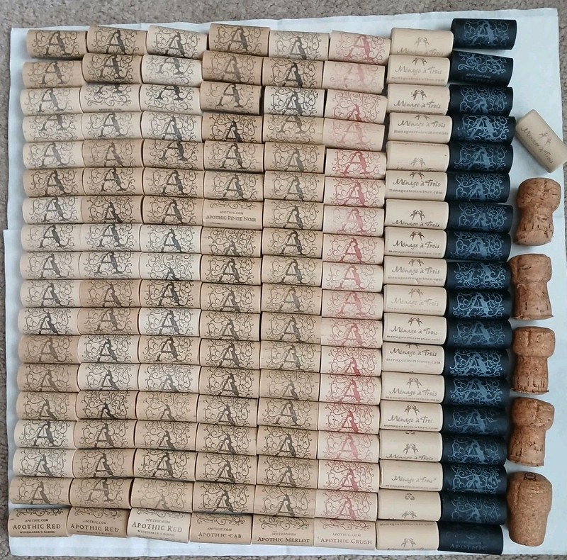 Lot Of 150 Used Wine Corks Apothic, Menage A Tois, Few Champagne 