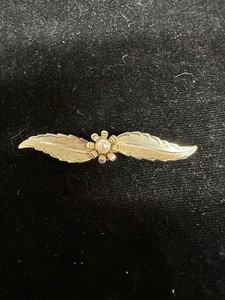 Authentic Brooch Fall Leaf Lapel Hat Pin Gold Plated Pearl Detailed Veins Vintage 2.25"