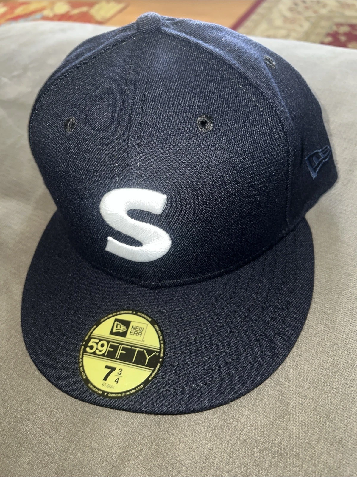 Chapeau ajusté Supreme noir 7 3/4
