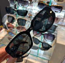 Womens Fashion Sunglasses Black Frame and Tem...