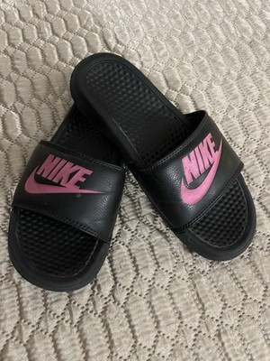 Nike Benassi Women's size7 Slide Sandals - Womens Black/Pink in good cond