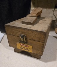 Kiwi "Genuine Oak Shoe Saver" Shoe Shine Kit with Supplies
