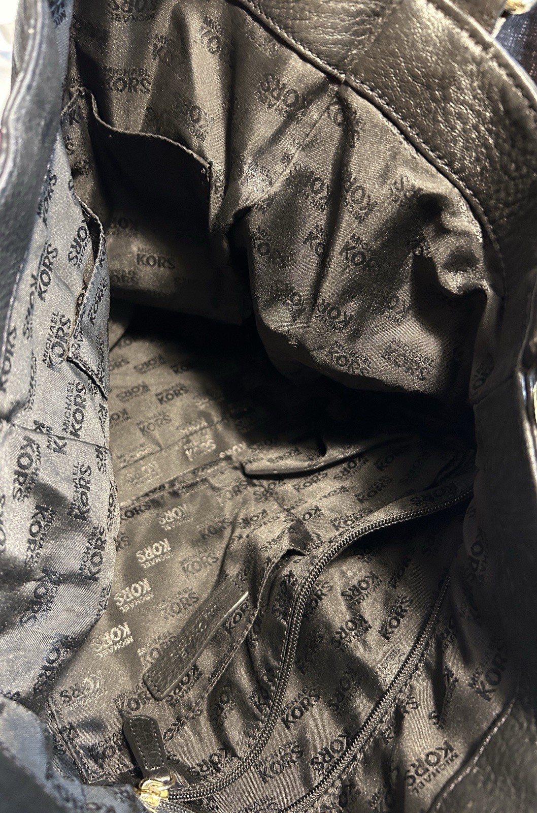 Authentic Michael Kors Delancey Studded Shoulder … - image 4