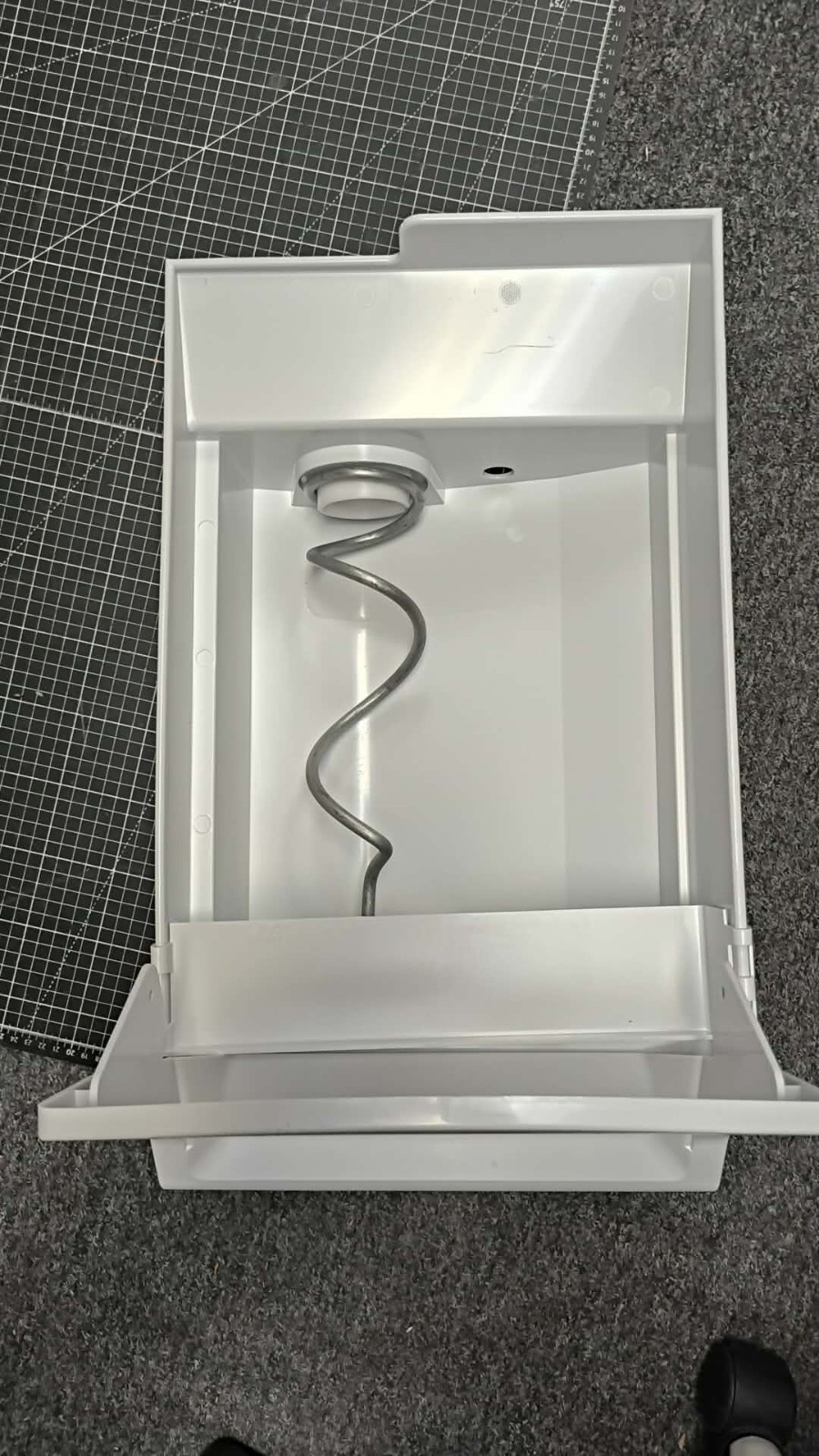OEM Frigidiare Fridge Ice Container Assembley 5304525931 For FRSS26L3AFE