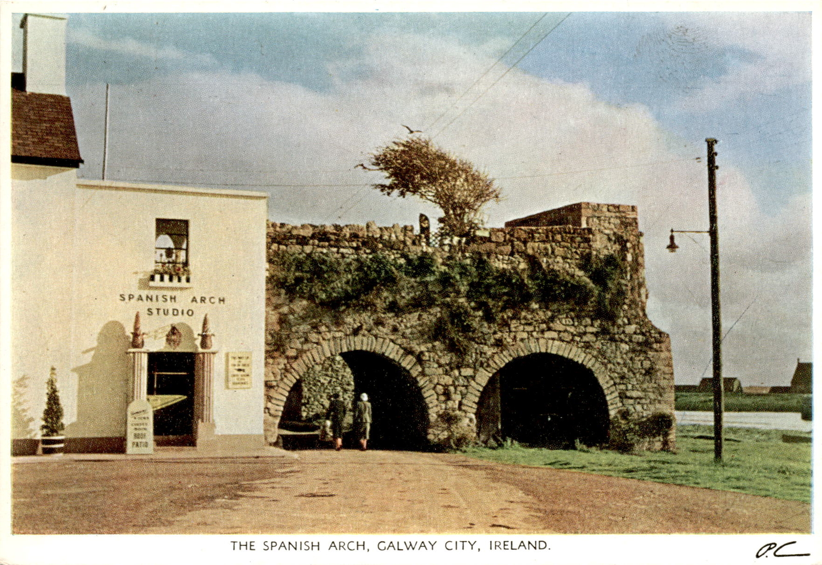 SPANISH ARCH, GALWAY CITY, IRELAND, STUDIO, PATIO, IRE Postcard
