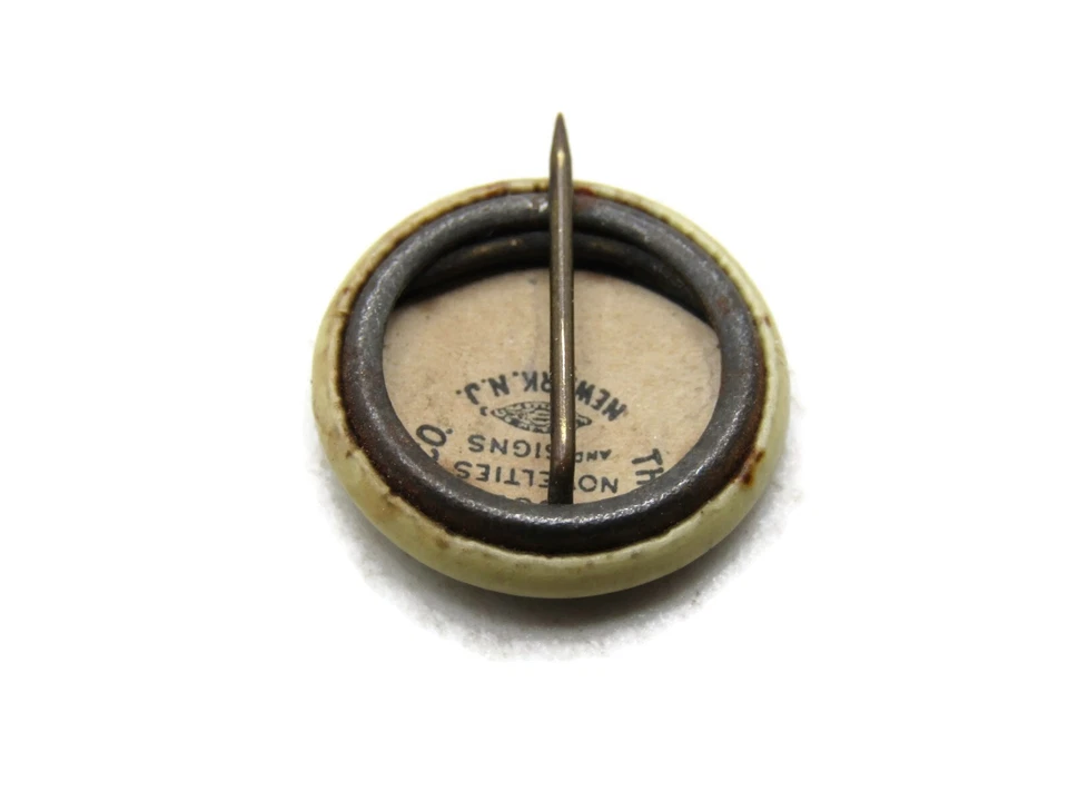 Vintage Red Cross Button - Image 4 of 4