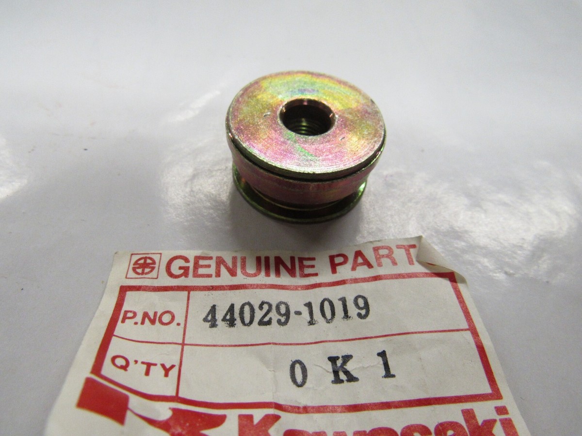 NOS OEM Kawasaki KZ650 KZ1000 Gabel Feder Seat #44029-1004