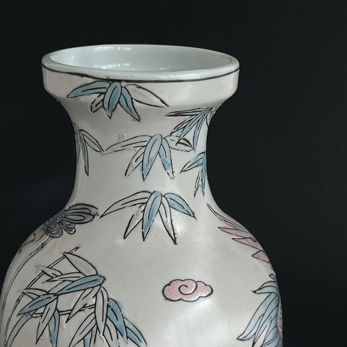 Vintage WBI Asian/Chinese Vase with Birds & Flowers Hand Painted 10 Inch - Picture 10 of 12