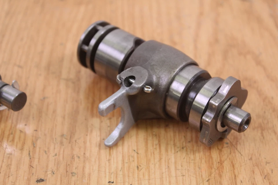 Yamaha YZ80 1978 tambor de cambio y horquillas Foto 2 de 4