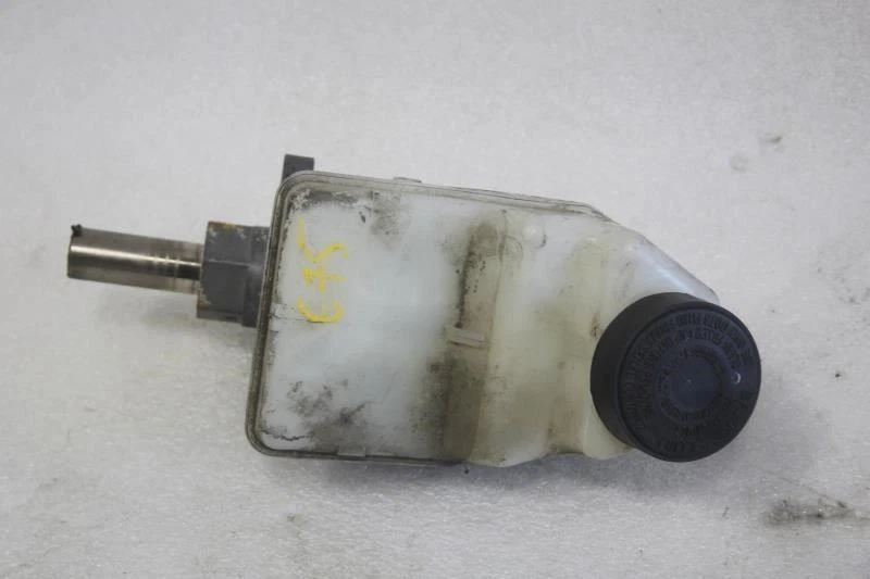 Toyota Celica 2001 cilindro maestro de freno con depósito automático A/T Foto 3 de 4