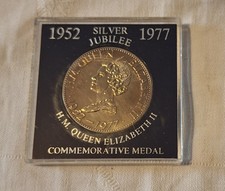 1952 to 1977 Silver Jubilee Commemorative Medal Queen Elizabeth II In Case