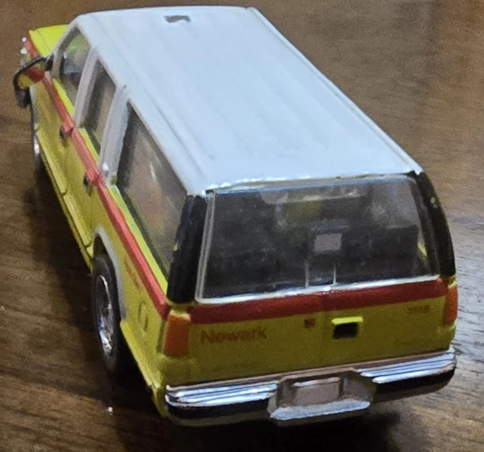 3.5" Code 3 1/64 Diecast GMC Suburban Newark Fire Department Collector Truck - Image 4 of 4