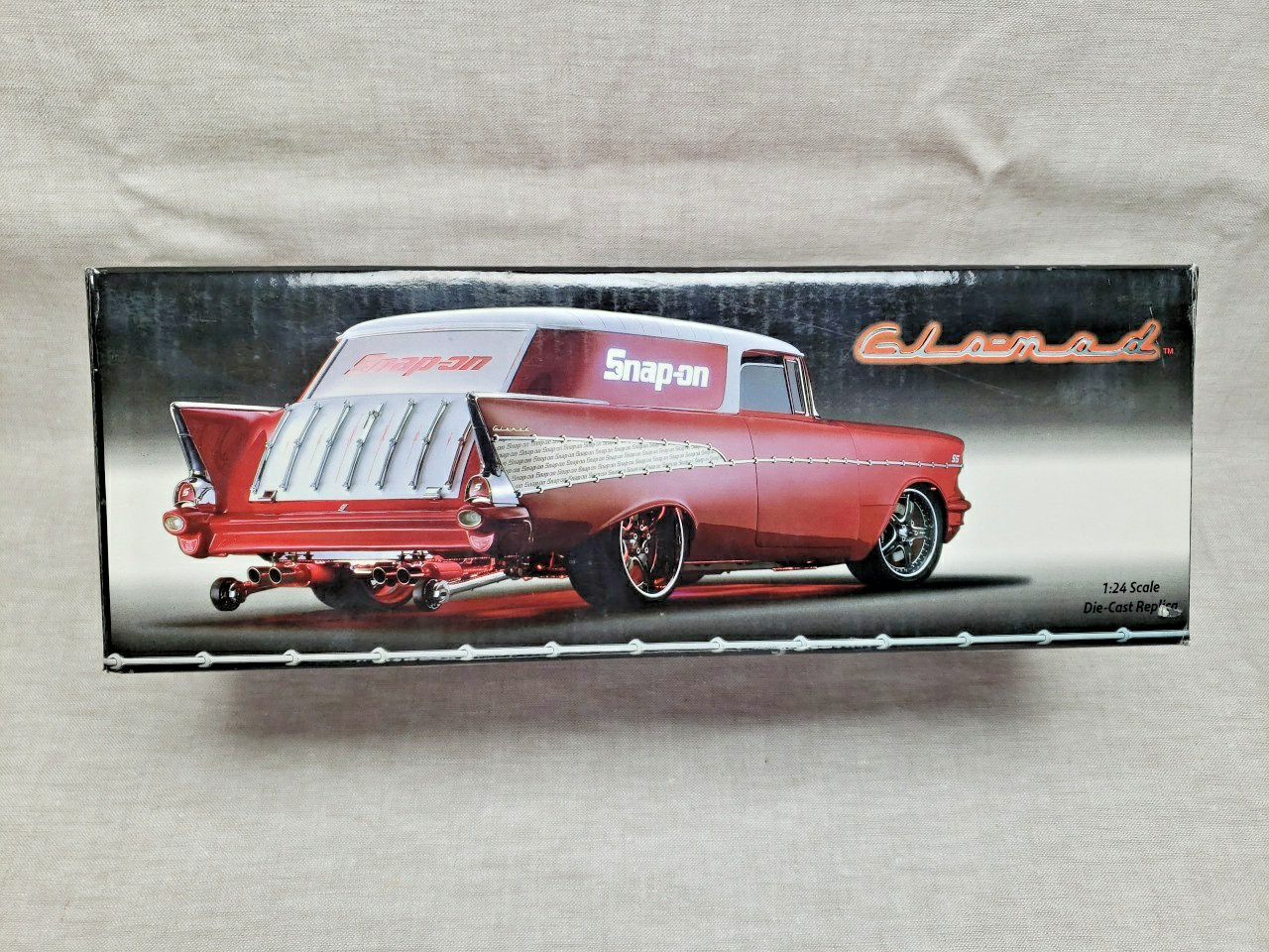 SNAP-ON GLO-MAD CUSTOM ST ROD 1957 Chevy Nomad 1:24 Crown Premiums Diecast