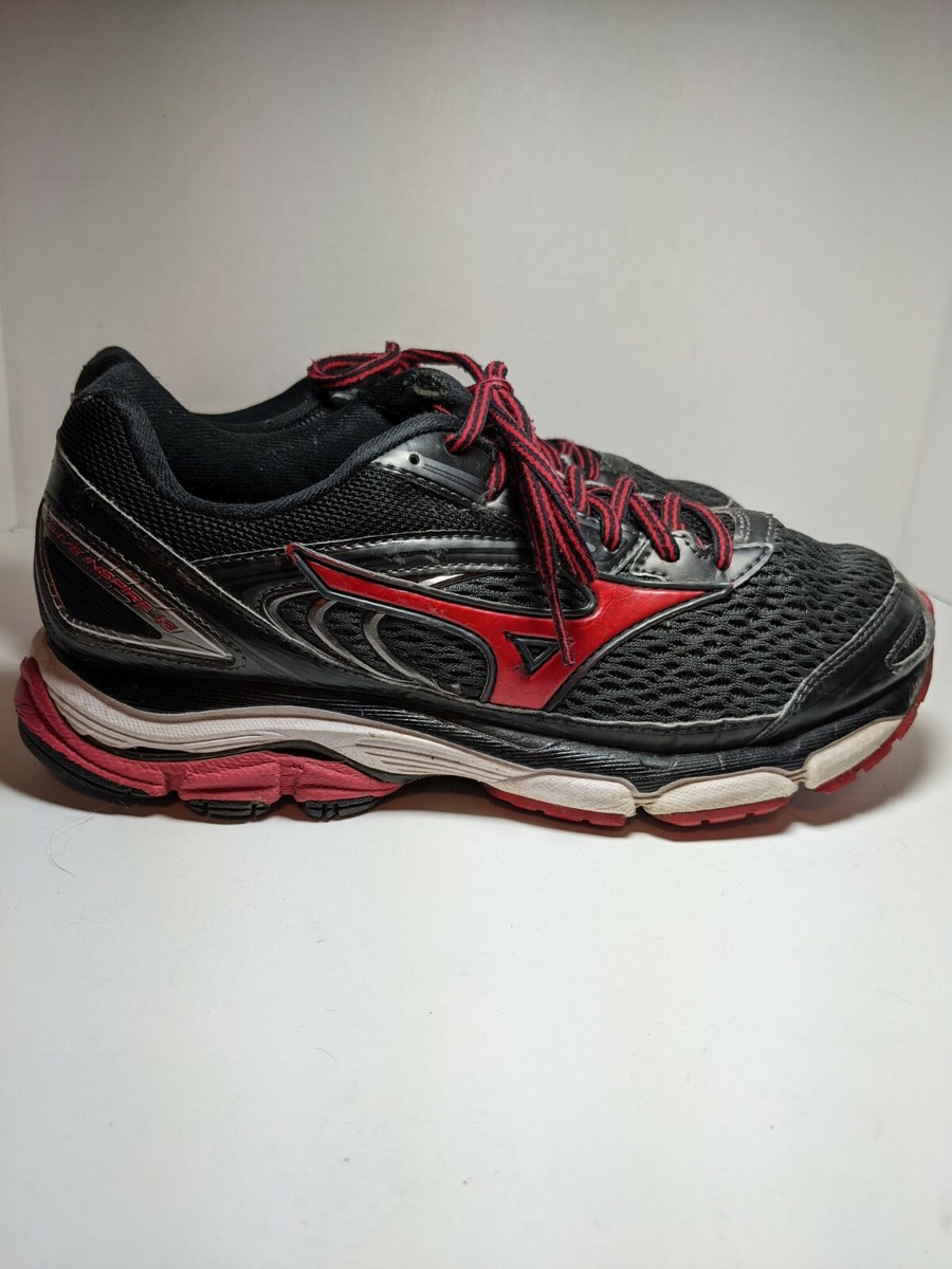 Mizuni Wave Inspire 13 Ladies Size 8.5 Black and Red Athletic