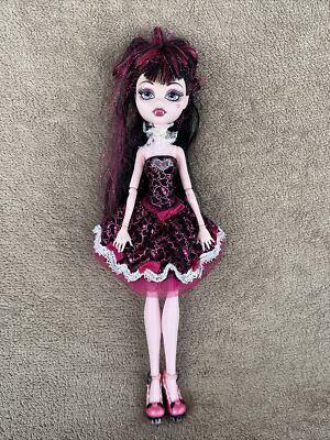 Monster High Doll Draculaura Sweet 1600 Rare