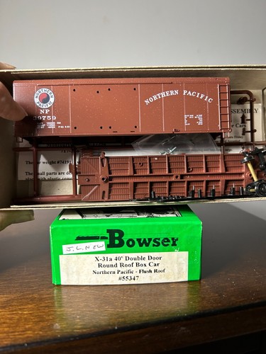 Coche caja techo redondo Bowser #55347 Northern Pacific X-31a 40' #39759 1:87 | Zustand: New
