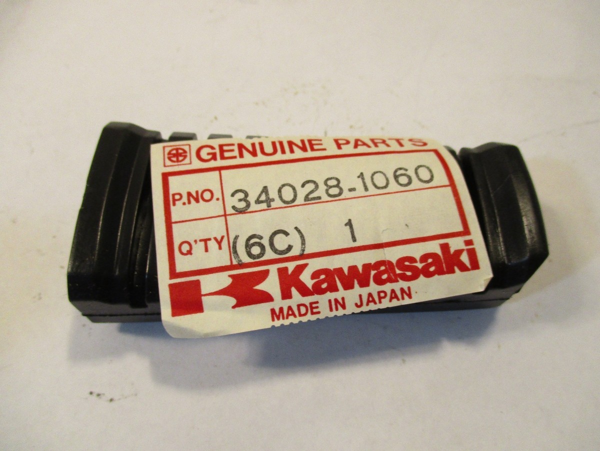 KAWASAKI ZX600 NINJA VN750 VULCAN REAR FOOTPEG STEP RUBBER 34028