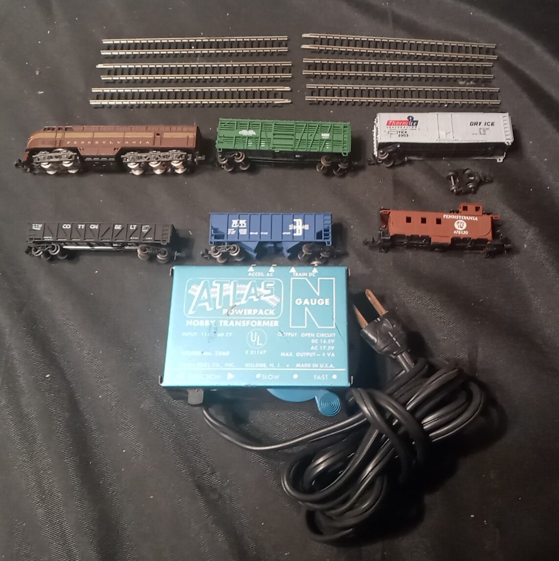 ATLAS Nゲージトレインセット　atlas ngauge trainsets ATLAS N GAGE 6 CAR TRAIN SET WITH ENGINE TRANSFORMER AN 6 TRACK