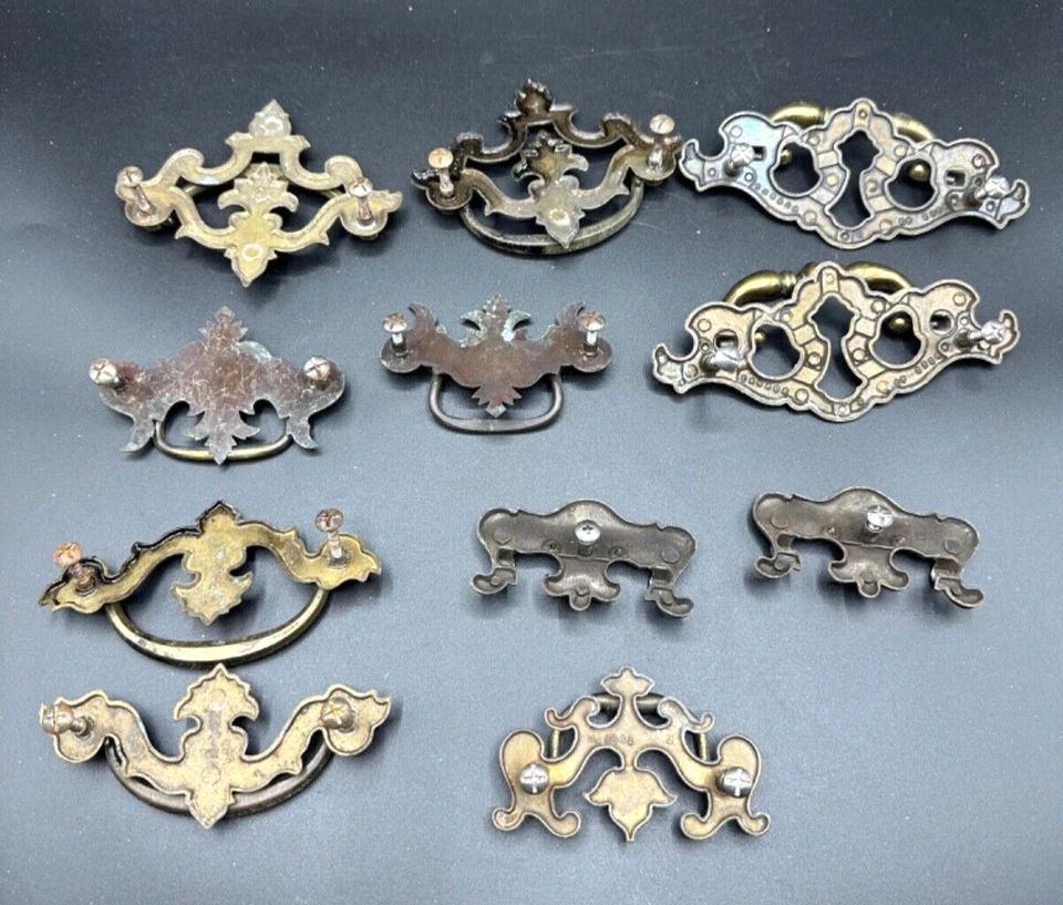 Vintage BRASS FURNITURE HANDLES DRAWER PULLS - 11 piece Variety - Image 4 of 4