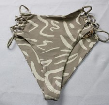 Stone Fox Swim Women's Theo Loop Bikini Bottom EJ3 Shifting Sand Small NWT