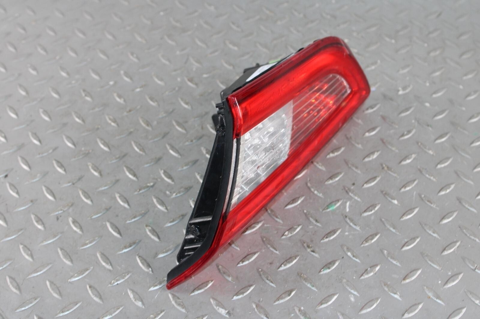 14-20 Ghibli Decklid Trunk Passenger Right RH Taillight Tail Light Lamp Lens WTY