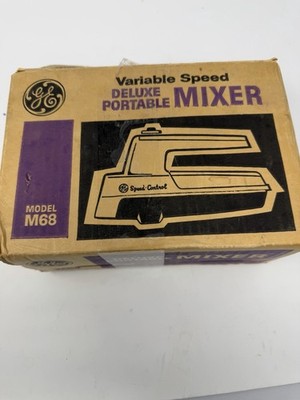 Vintage GE Mixer M68 w box and beaters TESTED WORKS