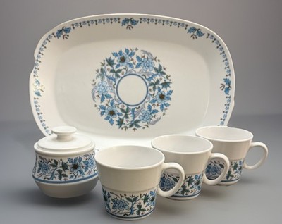 NORITAKE Blue Moon 13'' Oval Serving Platter, Sugar Bowl & 3 Cups Set Blue White