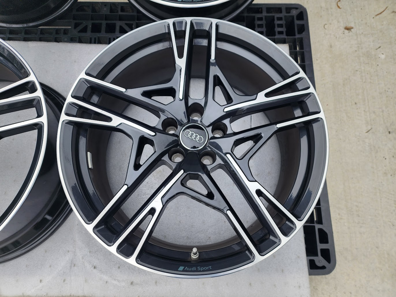2015~2023 AUDI R8 V10 FORGED 20" WHEELS OEM RIMS