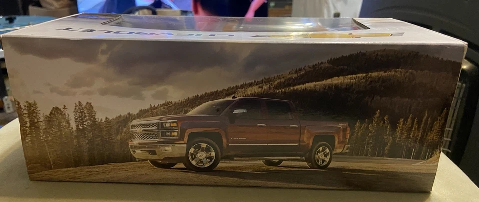 SEALED Norscot Burgandy Ruby Red Chevy Silverado 1/24 Scale Model 2014 Chevrolet - Image 3 of 4