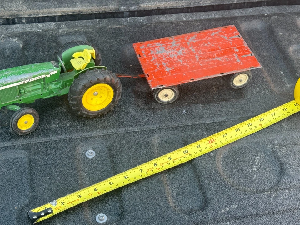 Tractor Ertl John Deere 4020 de colección y vagón de plataforma roja 1:16 Dyersville EE. UU. Foto 2 de 4