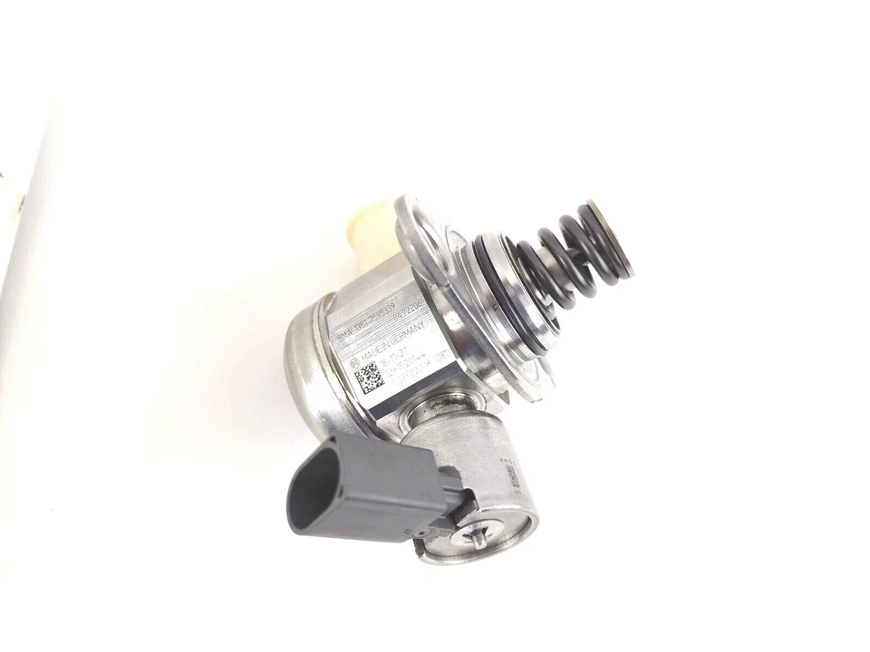 Bomba de combustible de alta presión de inyección directa BMW X5 Bosch 0261520143 13517595339 Foto 3 de 3