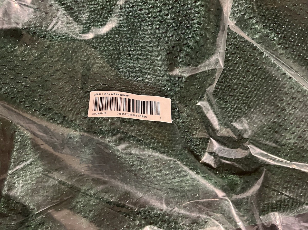 Supreme Small Box Logo Baggy Mesh Shorts SS24 Men's Size Supreme Small Box Logo Baggy Mesh Shorts SS24 Men's Size