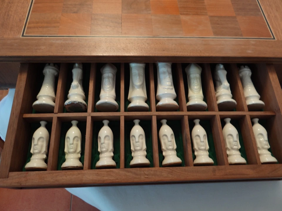 Ceramic Gothic Chess set - Image 4 of 4