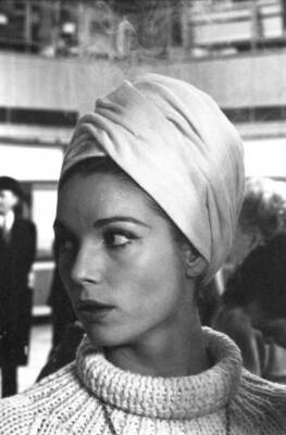 Elsa Martinelli taking a break on The Vip's London 27th February 1- Old Photo 3