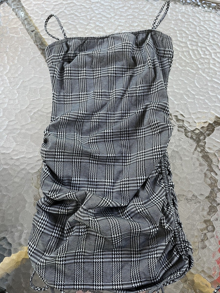 windsor black and white dress Stylish Impression Strapless Ruffled Skater Wear it to intimate dinners Windsor Black White Dress Medium