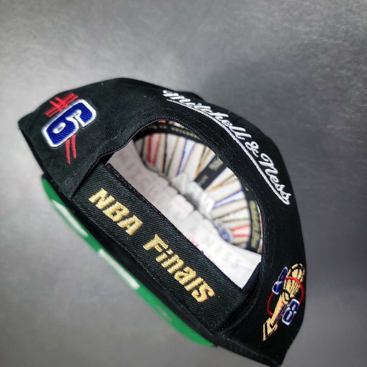 100% Authentic Chicago Bulls Mitchell Ness 1998 NBA Champions